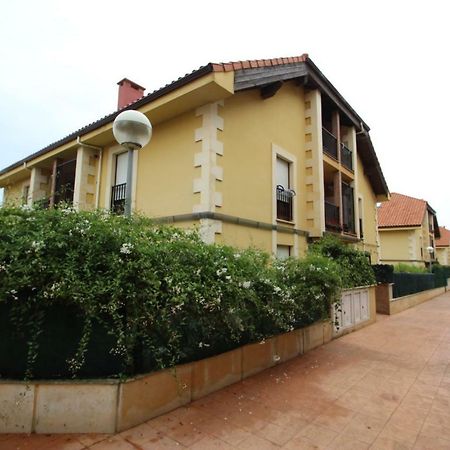 Urbanizacion Lagos Azules Apartamento Комилас Екстериор снимка