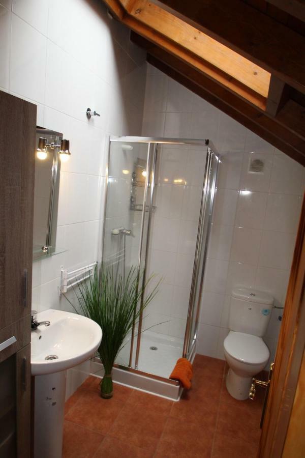 Urbanizacion Lagos Azules Apartamento Комилас Екстериор снимка