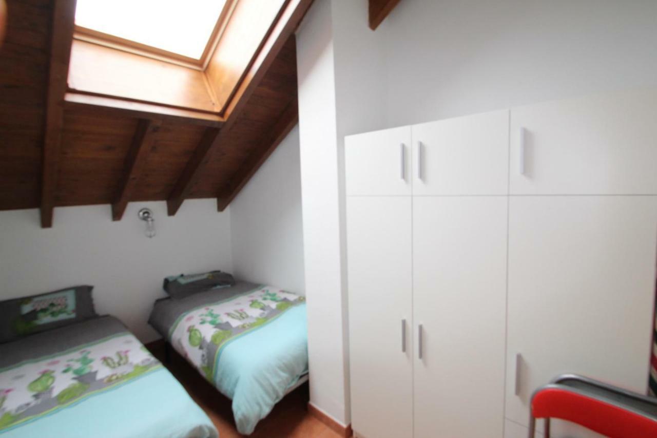 Urbanizacion Lagos Azules Apartamento Комилас Екстериор снимка
